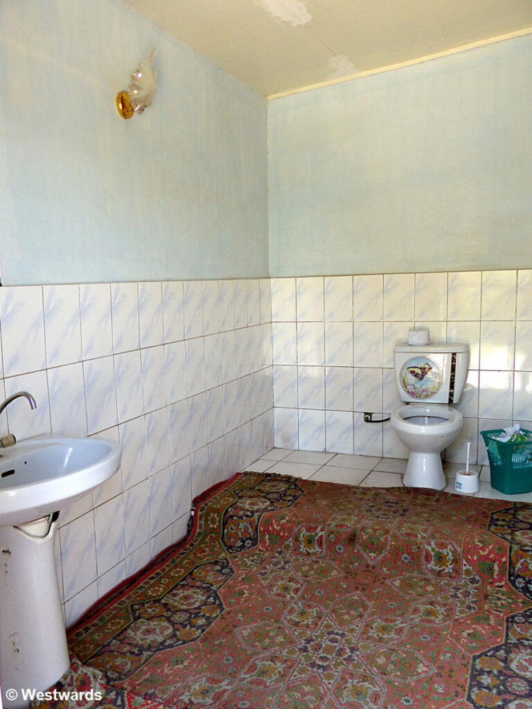 20150618 Buchara Sommerpalast Toilette P1180972