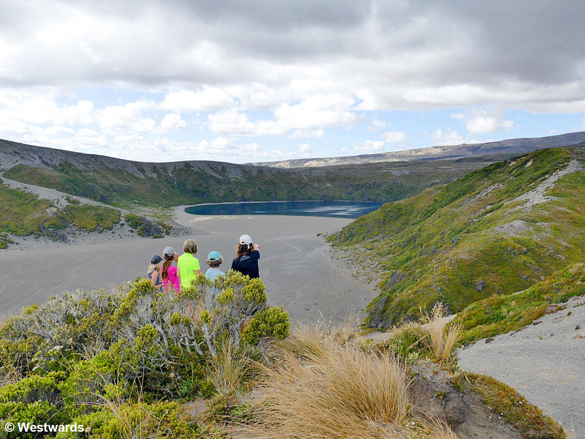 Hiking on the Tongariro Northern Circuit, near Lower Tama Lake 
