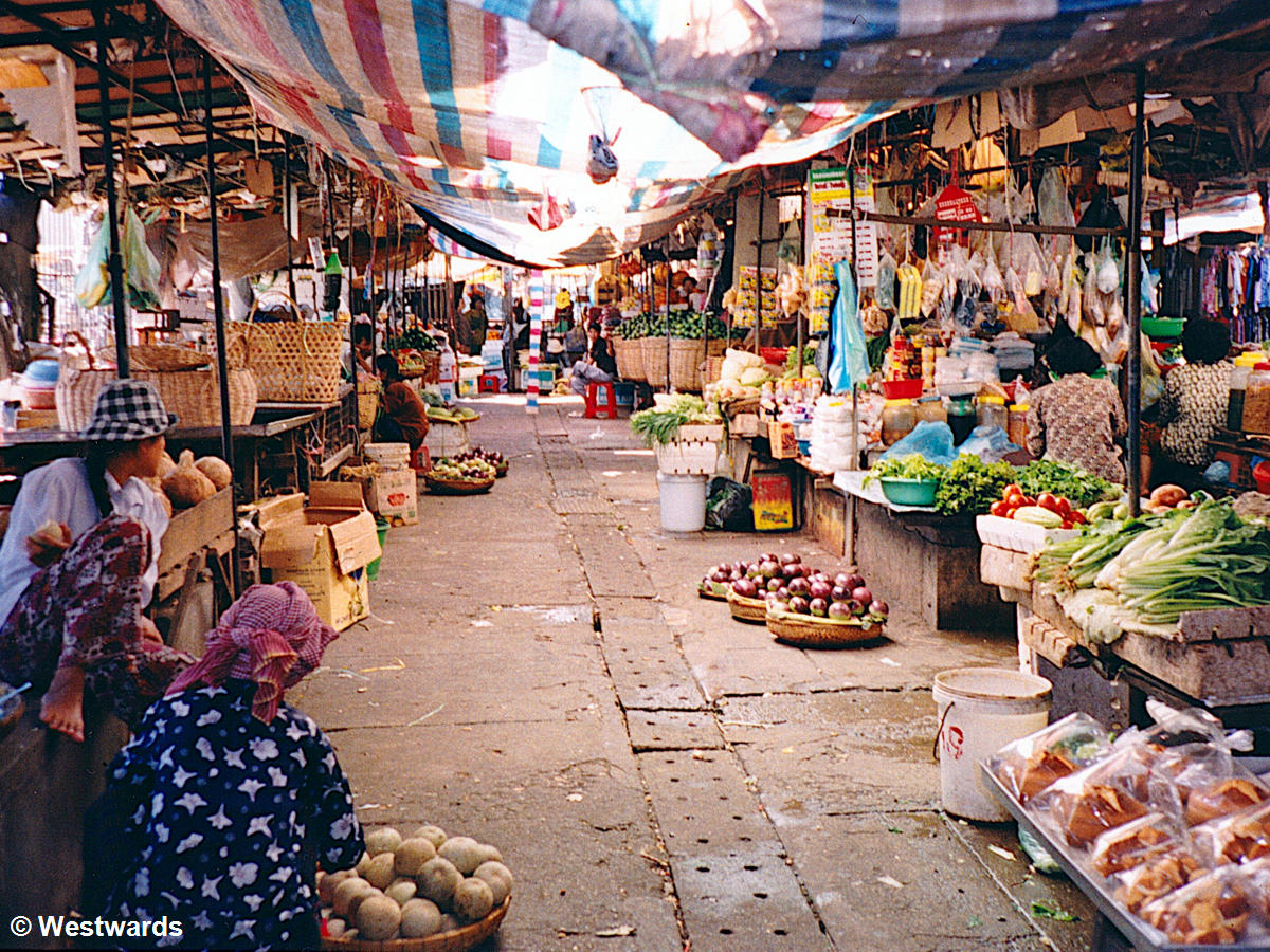 Psa Cha, the old market of Phnom Penh, in 2001