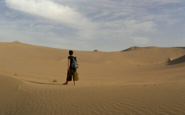 Natascha in the Taklamakan desert near Dunhuang