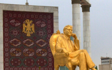 Golden statue of of Turkmenbashi in Ashgabad