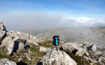 Hiking on the GR221 Mallorca: Natascha in the Serra de Tramuntana