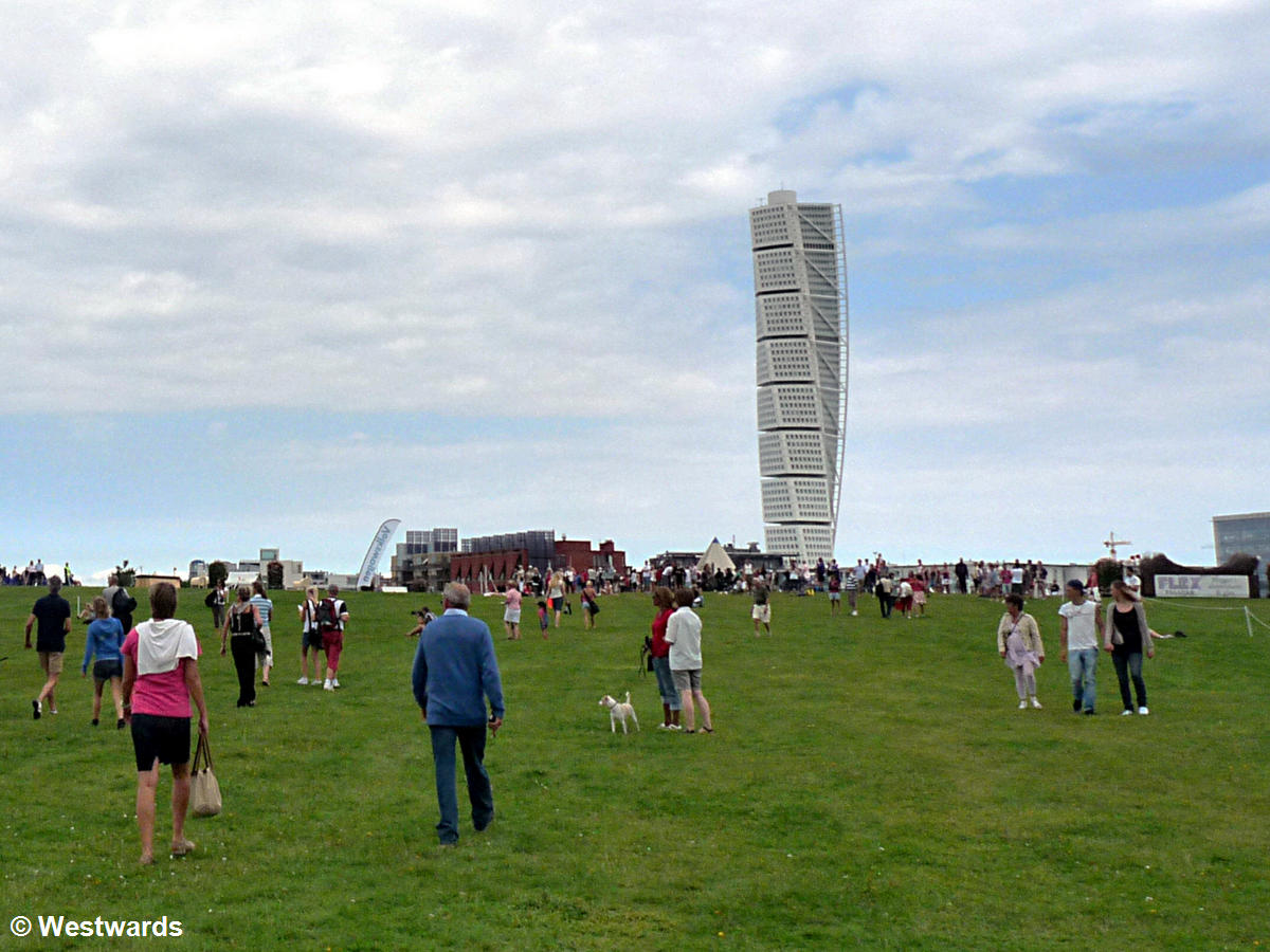 Malm Turning Torso and tourists