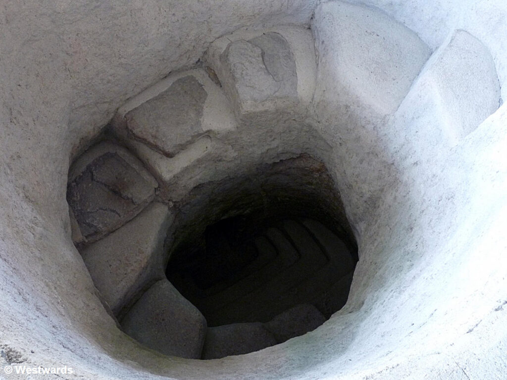20120130 Segovia tomb 1310796