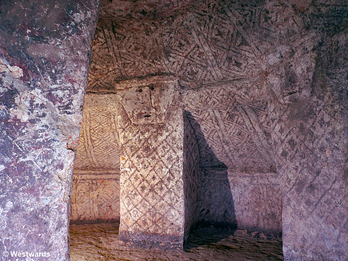 20120130 Segovia tomb 1310801