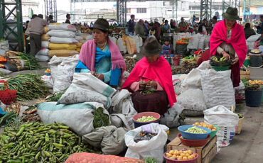 Indigena women selling vegetable