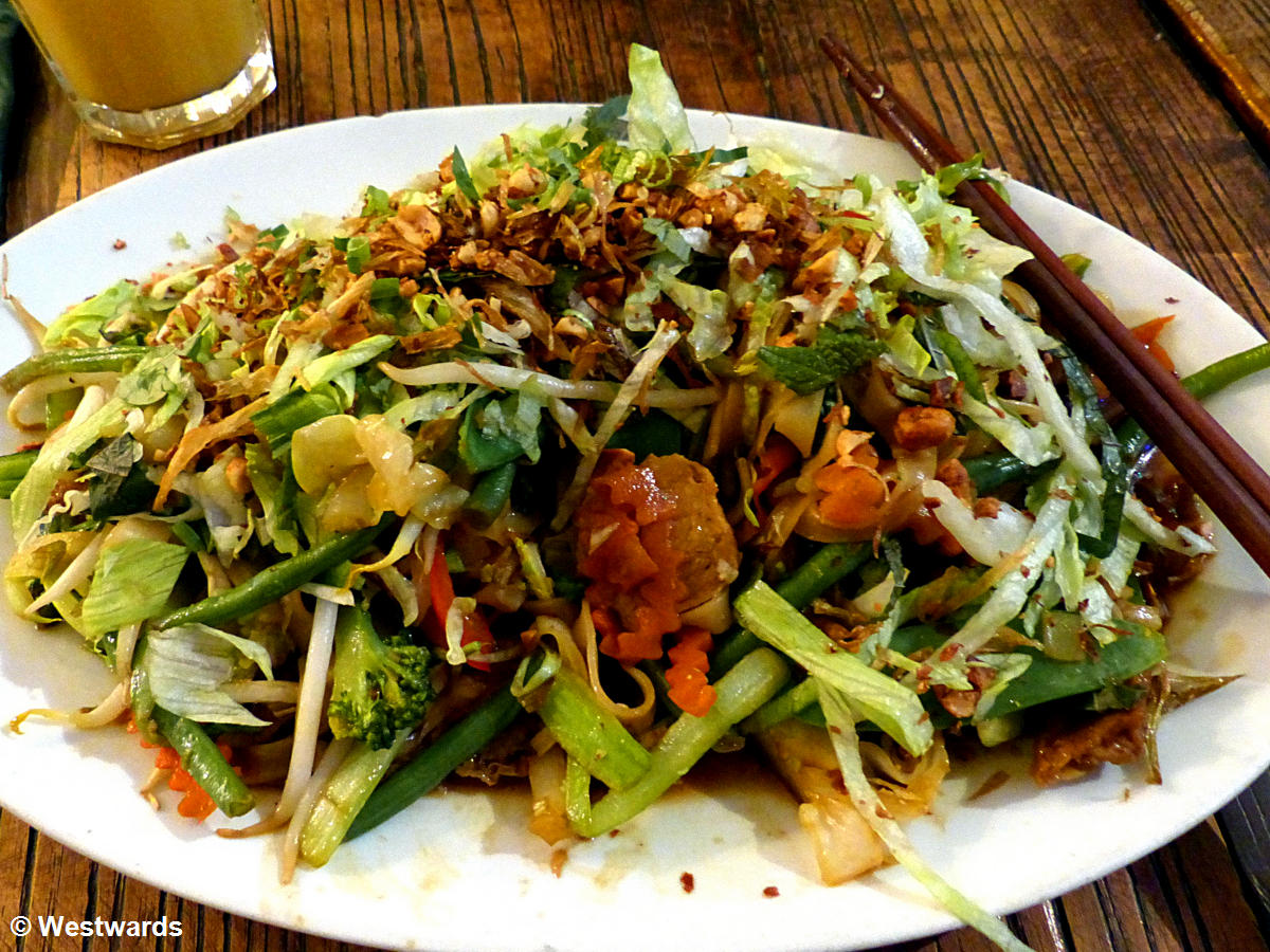 vegetarian Vietnamese dish Pho Xao