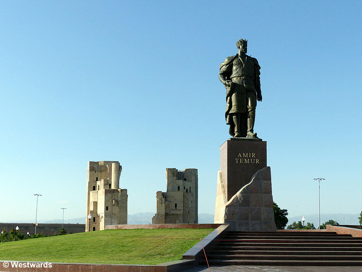 Statue of Timur in Shachrisabz