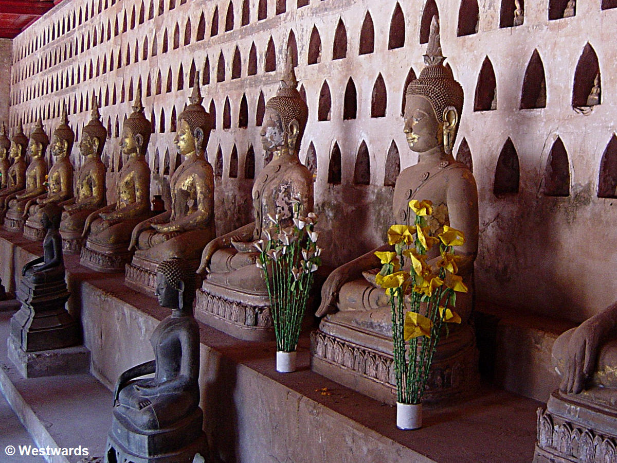 Laotian buddhas in Vat Si Saket in Vientiane