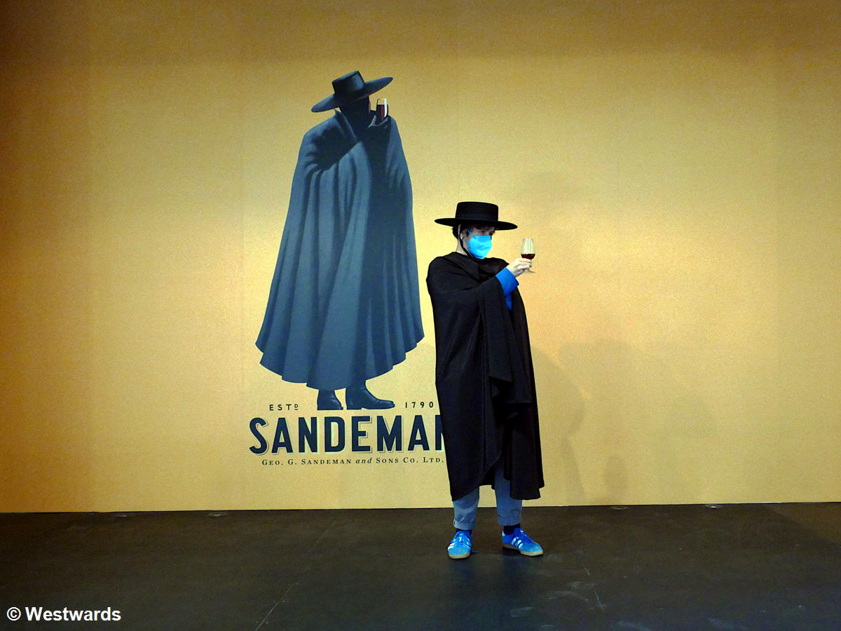 Traveller posing at Sandeman Bodega as the "Sandeman Don"
