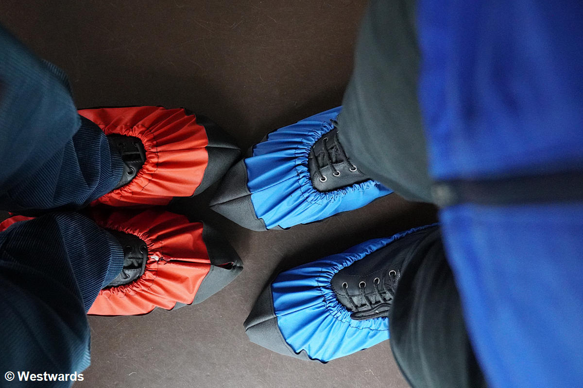overshoes in primary colours, in line with De Stijl