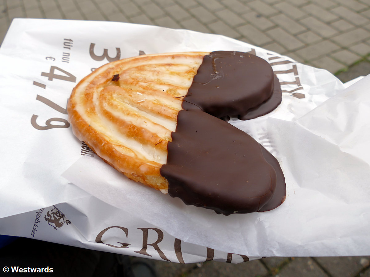 "pig's ear" is a local sweet in the Ruhr area - just right for our cycling trip!