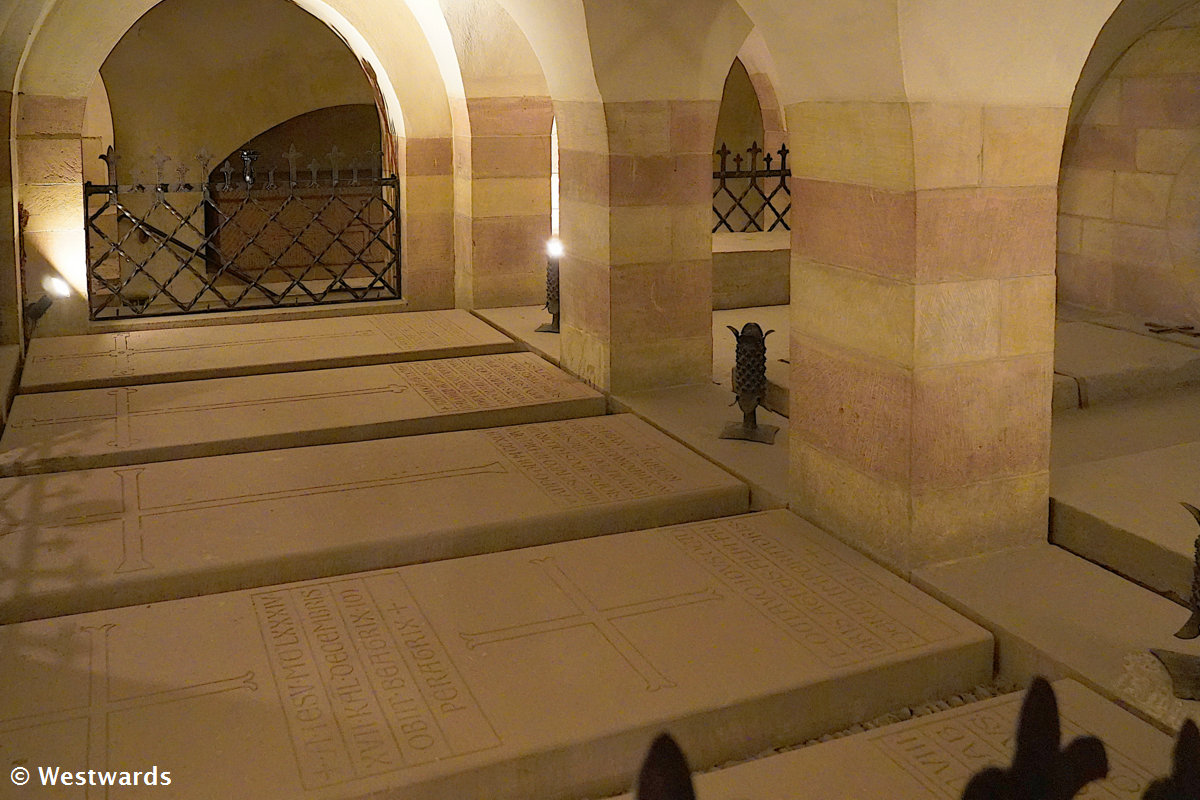 Tombs of several German kings and emperors in the crypt